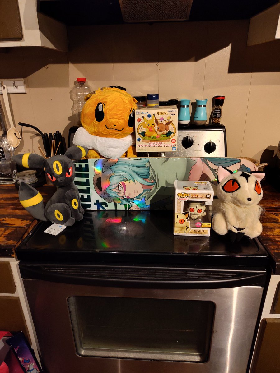 GingerTheFloof's tweet photo. Back at home after day 2 of #GalaxyConRichmond. Will be back there tomorrow for the final day but here is everything I've bought so far. https://t.co/kbQVzDJVmg