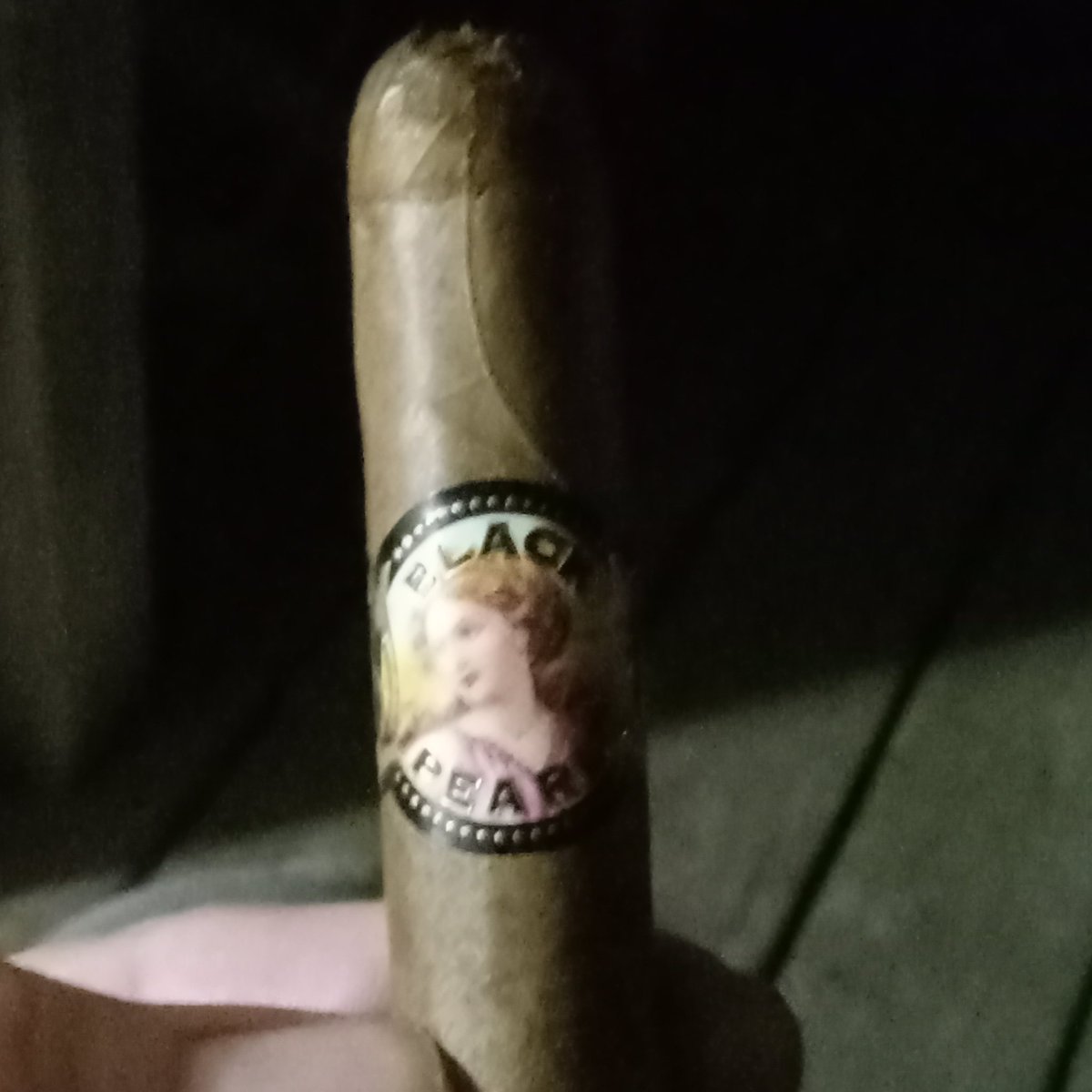 mobarbq's tweet photo. La Perla Habana Black Pearl Morado Toro. #cigars #laperlahabana #cameroonwrapper https://t.co/ARA1LNYOam