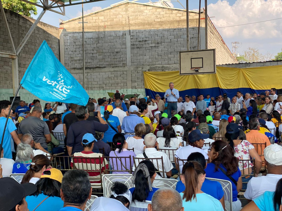 A esta organización ciudadana es a lo que le temen. La confianza que inspira @MariaCorinaYA, es el instrumento para consolidar la mejor maquinaria electoral que hará posible el triunfo el 28J. ¡Lo que está pasando en Aragua y toda Venezuela es indetenible!