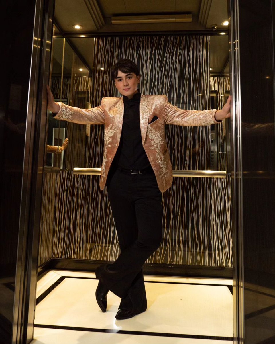natmanilag's tweet photo. #EdwardBarber in #NatManilag at the #StarMagicalProm2024.

@manilagcouture https://t.co/mvy8TMaIjY