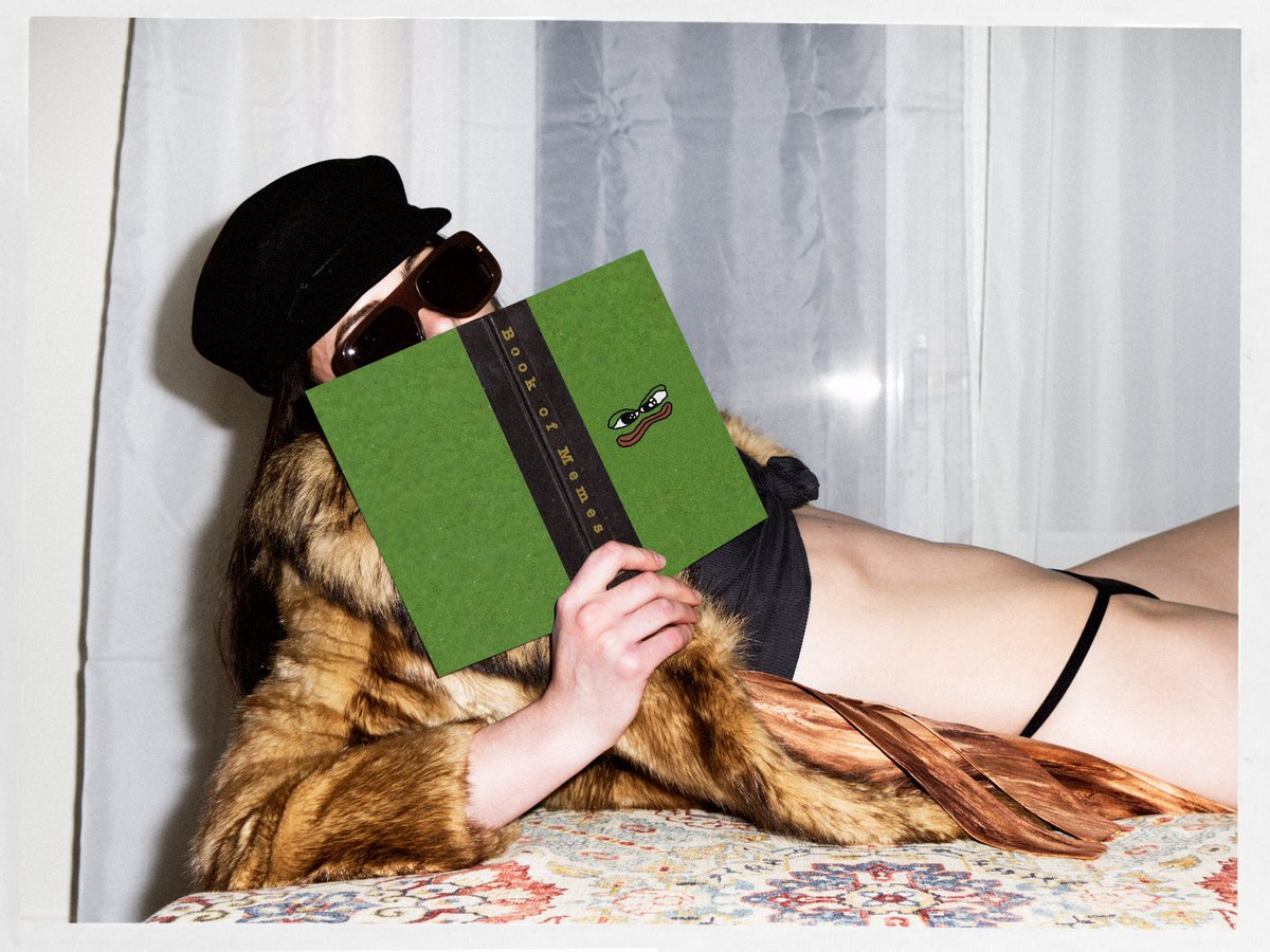 Who missed out on $BOME but wants the next best thing? 👇🏼 An edition of the first photograph to reference bome minted on the blockchain! I’m giving one away to a random person that retweets this. That’s right all you gotta do is retweet. Picking the winner in 1 hour 10:30 PM EST