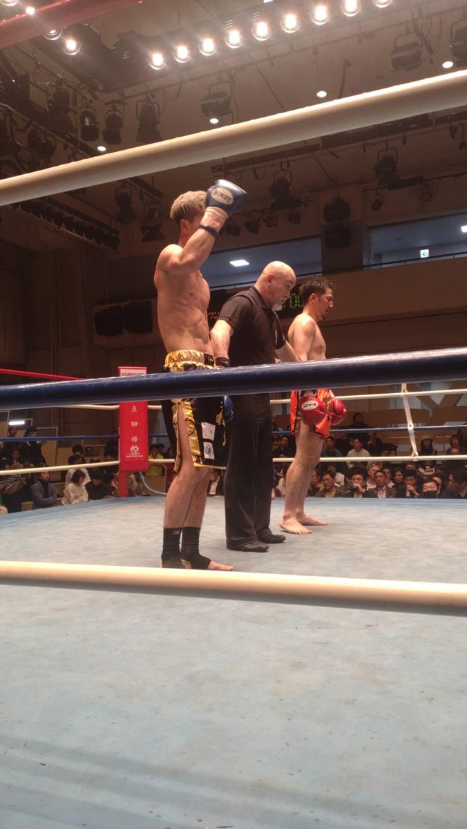 YositVvv's tweet photo. 応援してくださった方々プロ初試合無事に勝つことができました！ https://t.co/9seyMrmeuK