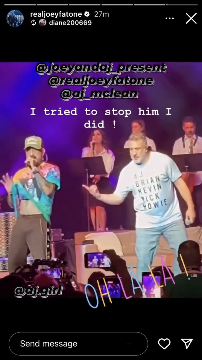 OneNsync's tweet image. Joeys shirt 😂