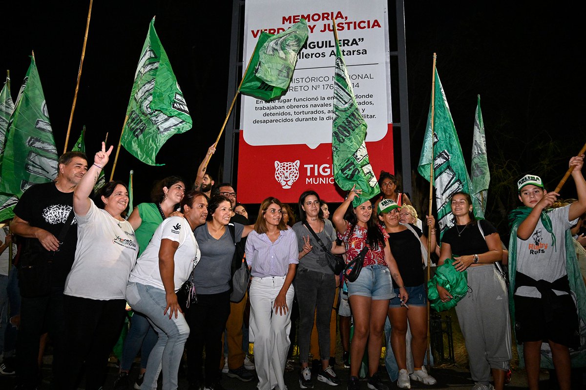 Junto a la Comisión por la #MemoriaVerdadYJusticia de Zona Norte, participé de la conmemoración por los 48 años del Golpe Cívico Militar de 1976 y la tradicional marcha a Astarsa en memoria de vecinos y vecinas desaparecidos. #NuncaMás