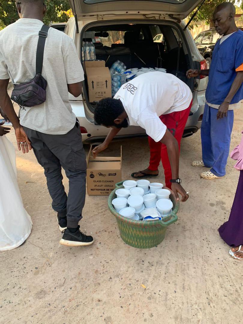 #RTYF Special Iftar Week 1 Day 2 Saturday 16 March 2024 Today our volunteers distributed 250 packs of #Ramadan meal (Iftar) to patients at Kanifing General Hospital. The activity is under the #Feed The #Needy in the Month of Ramadan Program 2024. #Gambia