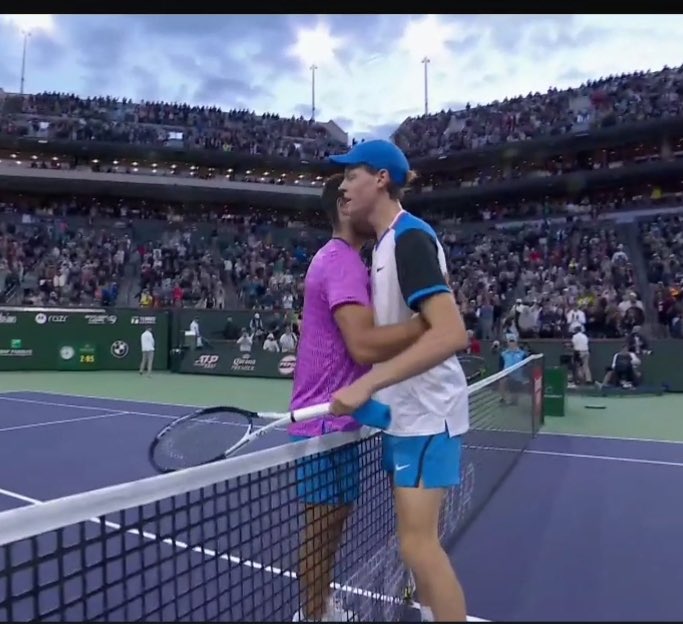 Jannik Sinner and Carlos Alcaraz share a hug at the net after their match at Indian Wells. For all the jawdropping tennis these guys just played… What’s most special to see is how they genuinely like each other as people. Nothing but respect from two classy champions. 🥹
