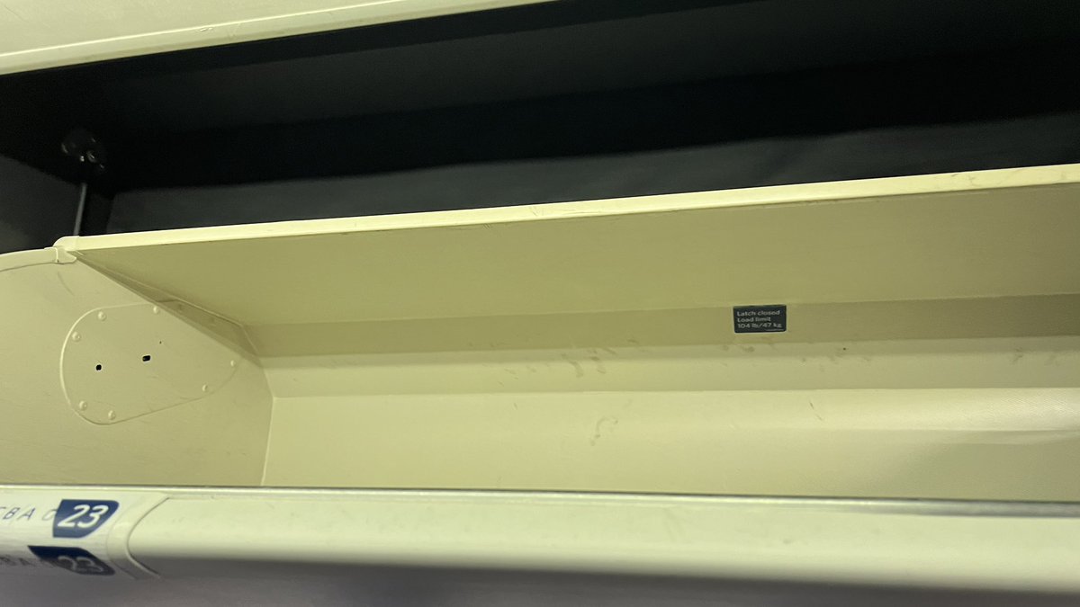 OSUIrishgirl's tweet photo. @deltaairlines  Please explain why I was FORCED to gate check my bag in boarding GROUP 2 … then I get on the plane and see SIX totally empty overhead bins!!!  Not even a full flight.  Repeated bad customer service.  #Delta #DELTAMARKETING https://t.co/G1xAo5tRCD