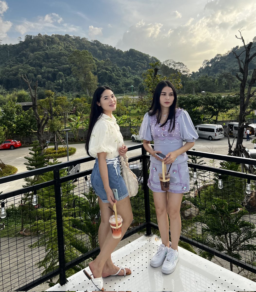 pongdate4's tweet photo. พาสาวๆมาเที่ยว ชื่น....ใจ https://t.co/yn7W9KLM4i