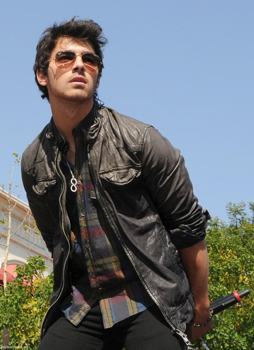 joe jonas archive tweet media