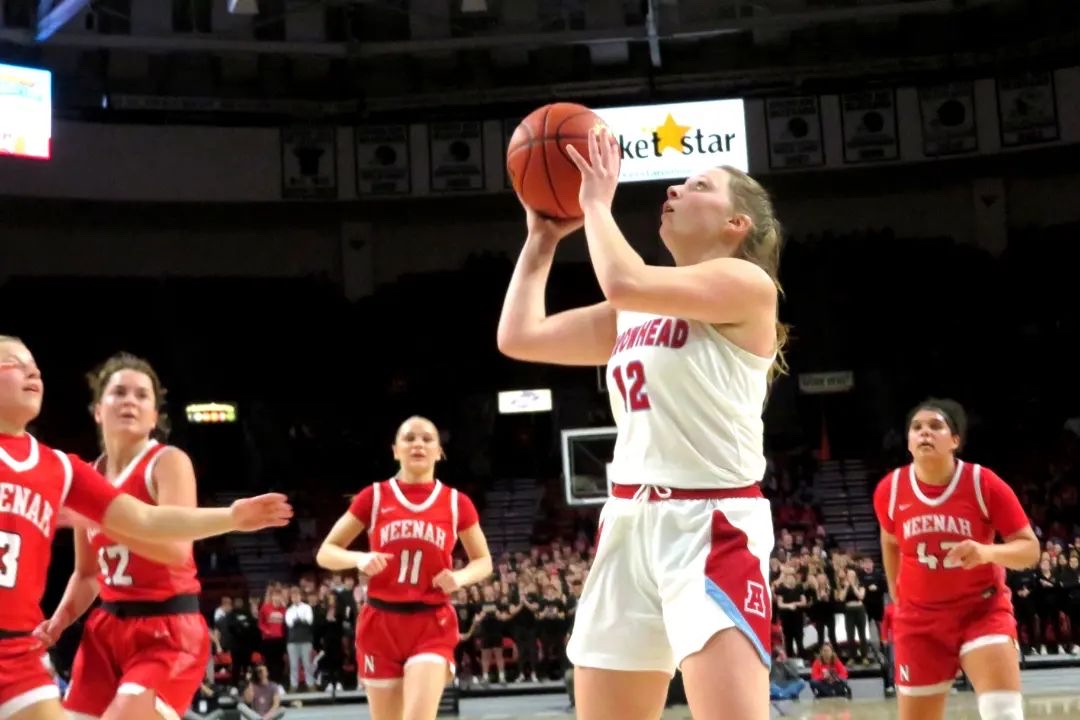Arrowhead Warhawks (27-3) - 2024 Division 1 State Champions; Natalie Kussow (26 pts 8 reb 6 ast) and Abby Robel (10 pts 4 reb) were the players of the game in last week’s 69-59 win over Neenah to conclude the 48th GBB State Tournament! 👏👏👏👏👏👏👏 #wiaagb #StateChamps