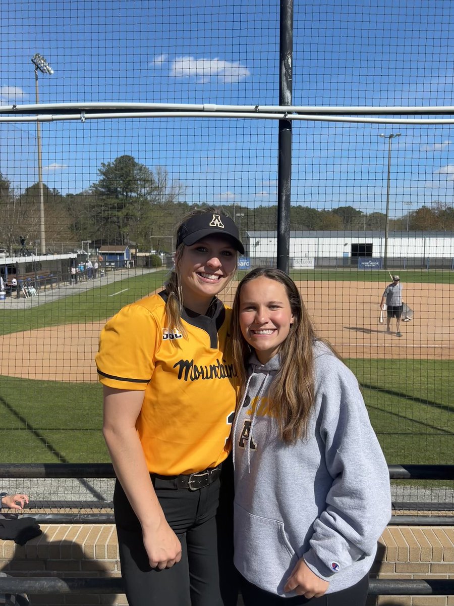 Annie Womack tweet media