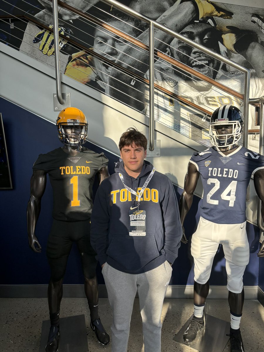 Thank you @stantonweber and @ToledoFB for a great visit today! I can’t wait to be back soon🚀 @CoachCandle @CoachRossWatson @CoachACalcutta @FitchFootball @CoachTJ_Parker @coach_polder @D_Madden_Punter