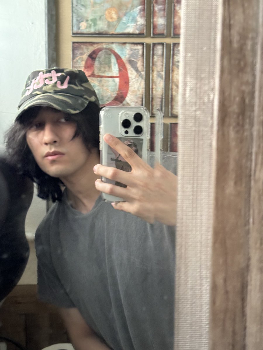 Pijawn's tweet photo. hair cut + darla on the laundry https://t.co/GydjUp246W