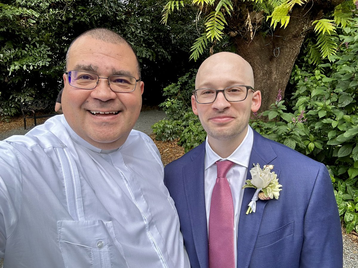 mikejcalderin's tweet photo. 03-16-24: Sofia and Dan at @thegardenswm! #perfection #greatcoupletowed #dynamicduo #TheLeadingCauseOfMarriage #mjcalderincap #michaeljcalderin #VowMaster #bestweddingofficiants #weddingchaplain #interfaith
Always a pleasure working with my dear friend Rabbi Richard Polirer and amazing group of vendors.
