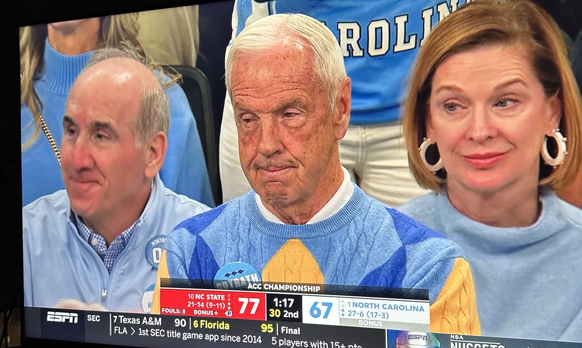DailyHitman's tweet photo. “I’m not mad I’m just disappointed” - Roy Williams to Hubert Davis probably https://t.co/iBxM1fw4Ii
