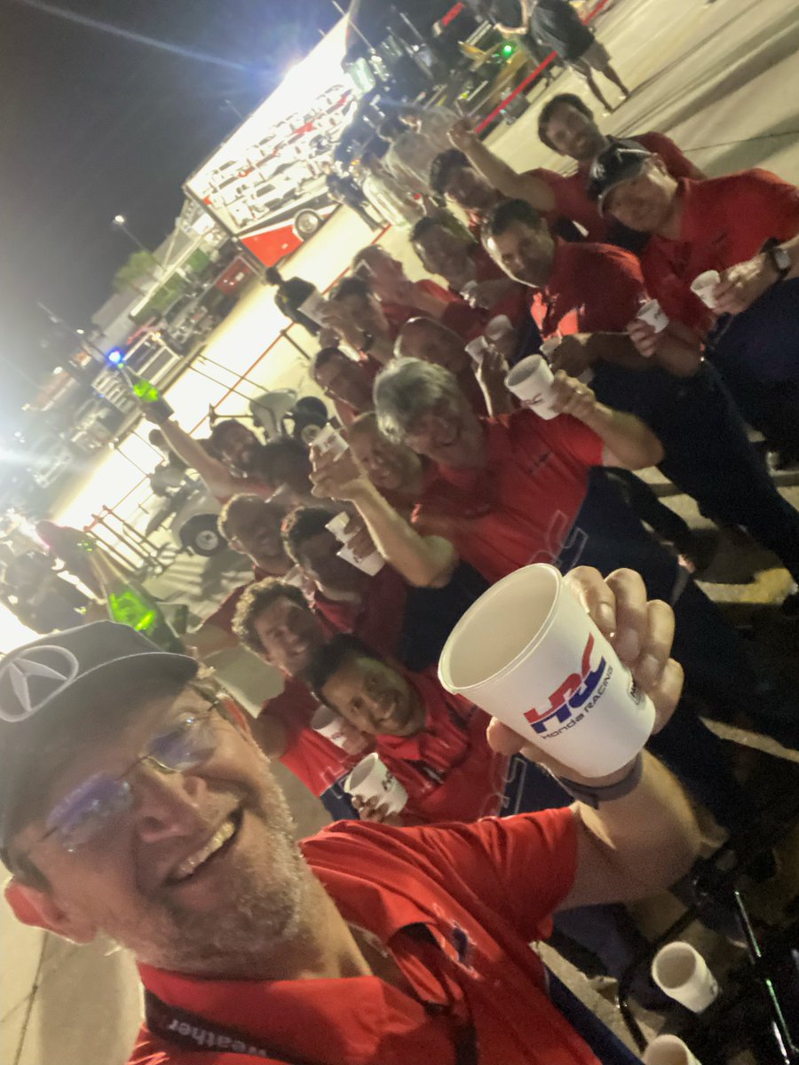 𝙏𝙞𝙢𝙚 𝙩𝙤 𝙘𝙚𝙡𝙚𝙗𝙧𝙖𝙩𝙚! 🍾

What a huge effort from all the men and women behind the scenes at HRC! ✨

#Acura // #IMSA // #Sebring12