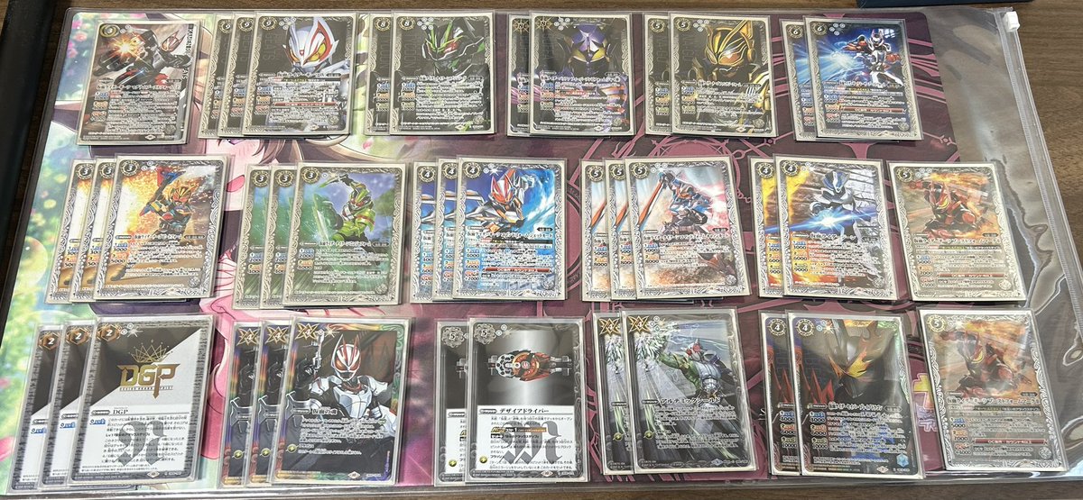 Sty_Ham_'s tweet image. これが俺の初フルレデッキだ!!
…え？セイバーが台湾のアレじゃない？うるせぇ!!
こっちの方がいいだろう!!