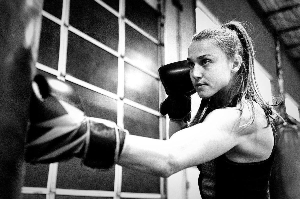 This is just the beginning Alexis  - super proud of your effort and grit! Up from here. This team 🖤’s you!!! #FactoryX #Xonthechest 

Official decision: split decision win for Nikola Kacperska vs Alexis Apodaca 

 #PFC34