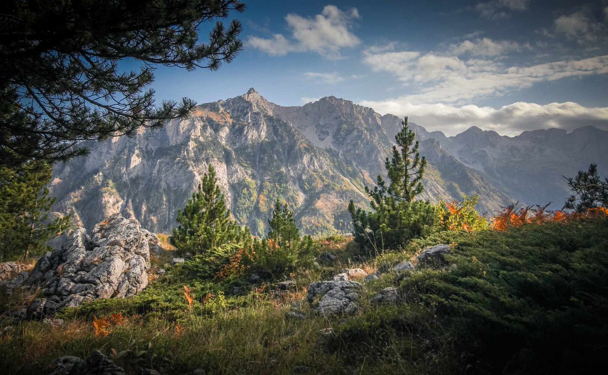 Shpend_Lila's tweet photo. It's not a painting! It's a fairytale. Breathtaking shot in #Valbone 🇦🇱 📍Kukaj. Credits: Shpetim Kaliqani. #Albania #VisitAlbania https://t.co/prIprrOqVM