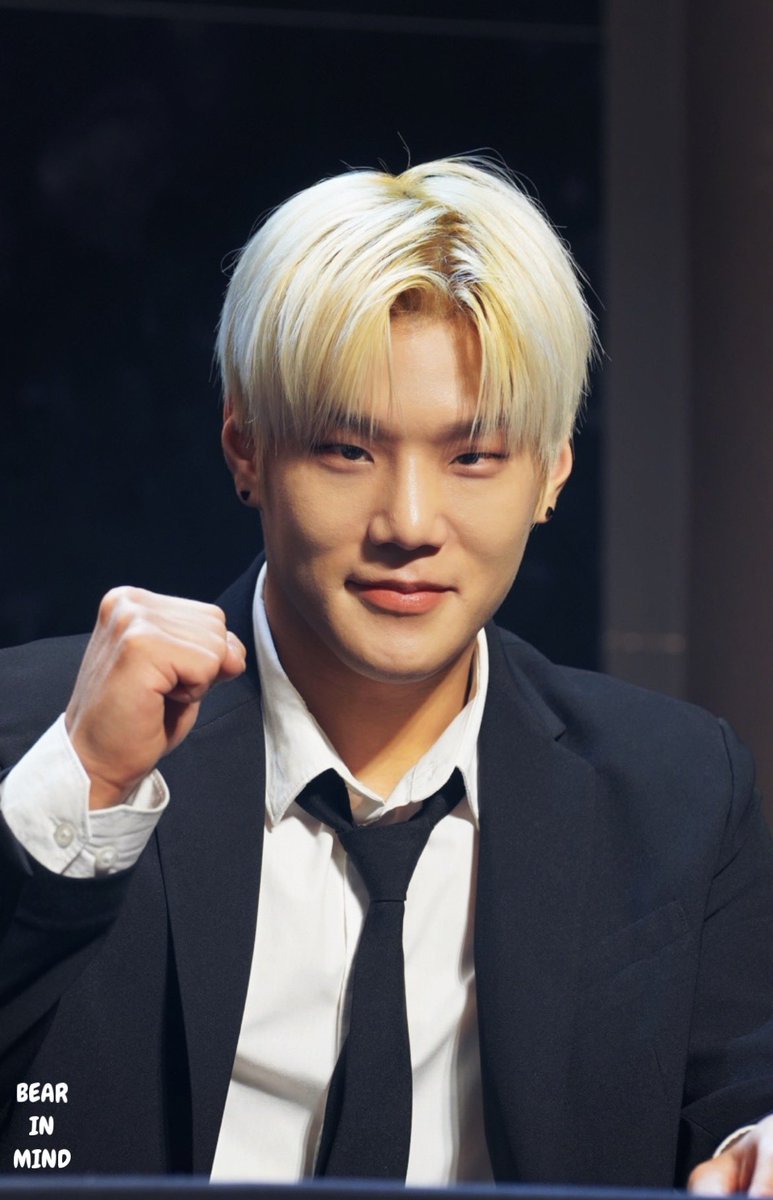 bearinmind0116's tweet photo. 230316
EVERLINE
🐻🤍
#준서 #다크비 #DKB #JUNSEO https://t.co/ftGRGLs6mC