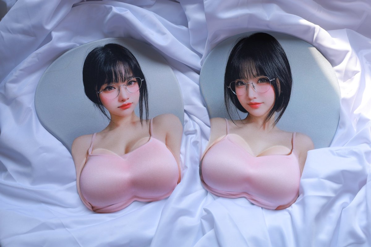 nini鼠标垫上线
是蜜桃味的胸部🍑
🔗：https://t.co/9mIjQy3OTs https://t.co/nHDVH413SE