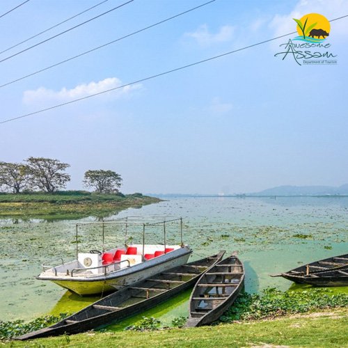 A permanent freshwater lake, this stunning lake is the only Ramsar site in Assam. Can you identify the name of the lake?

#AwesomeAssam #AssamTourism #Assam #VisitAssam #ExperienceAssam #WelcomeToAssam #TravelAssam #DestinationAssam