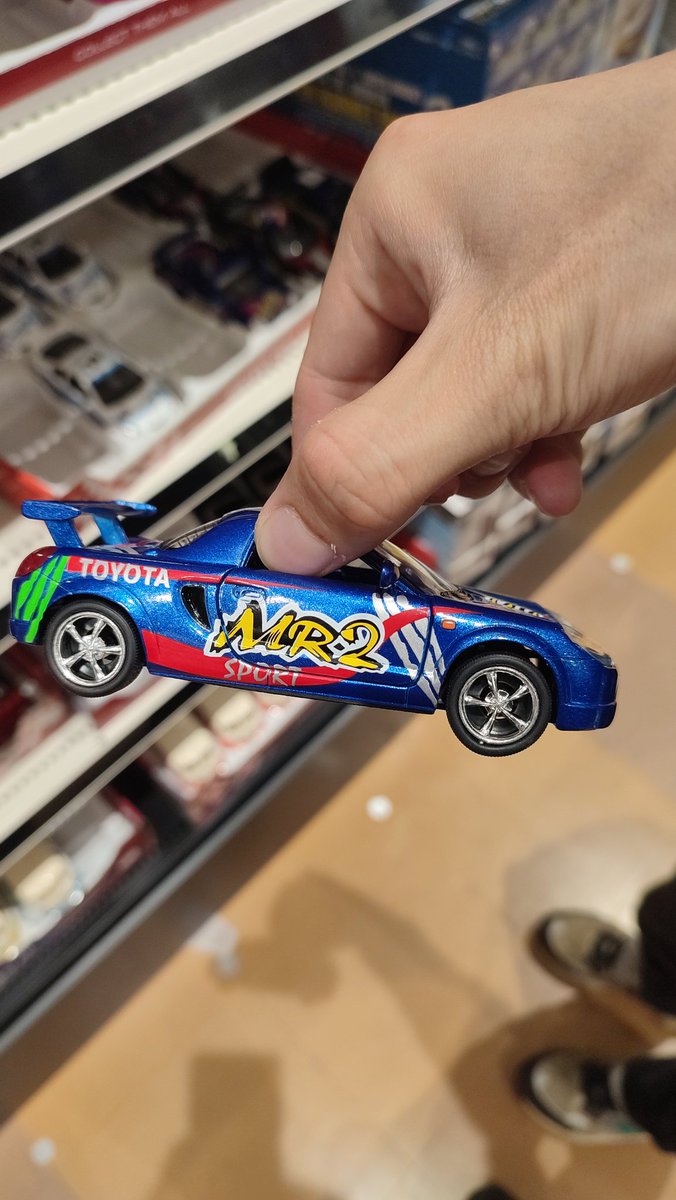 MR2は草（某イ◯ンモールにて）