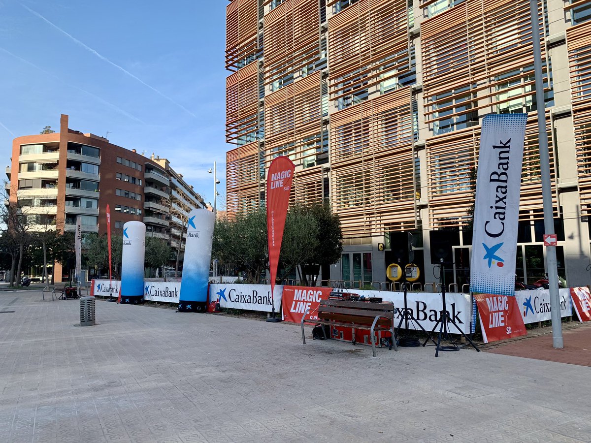 annabatet77's tweet photo. Tot a punt per començar la 11a #MagicLineSJD on empleats i familiars de @caixabank_cat tornem a caminar per aconseguir un món més just, hospitalari i igualitari !!
@magiclinesjd @FundlaCaixaCAT @VoluntCABK #CABKAccióSocial
#SomElQueCompartim #Magiclinsjd https://t.co/yqAr9o8F4e