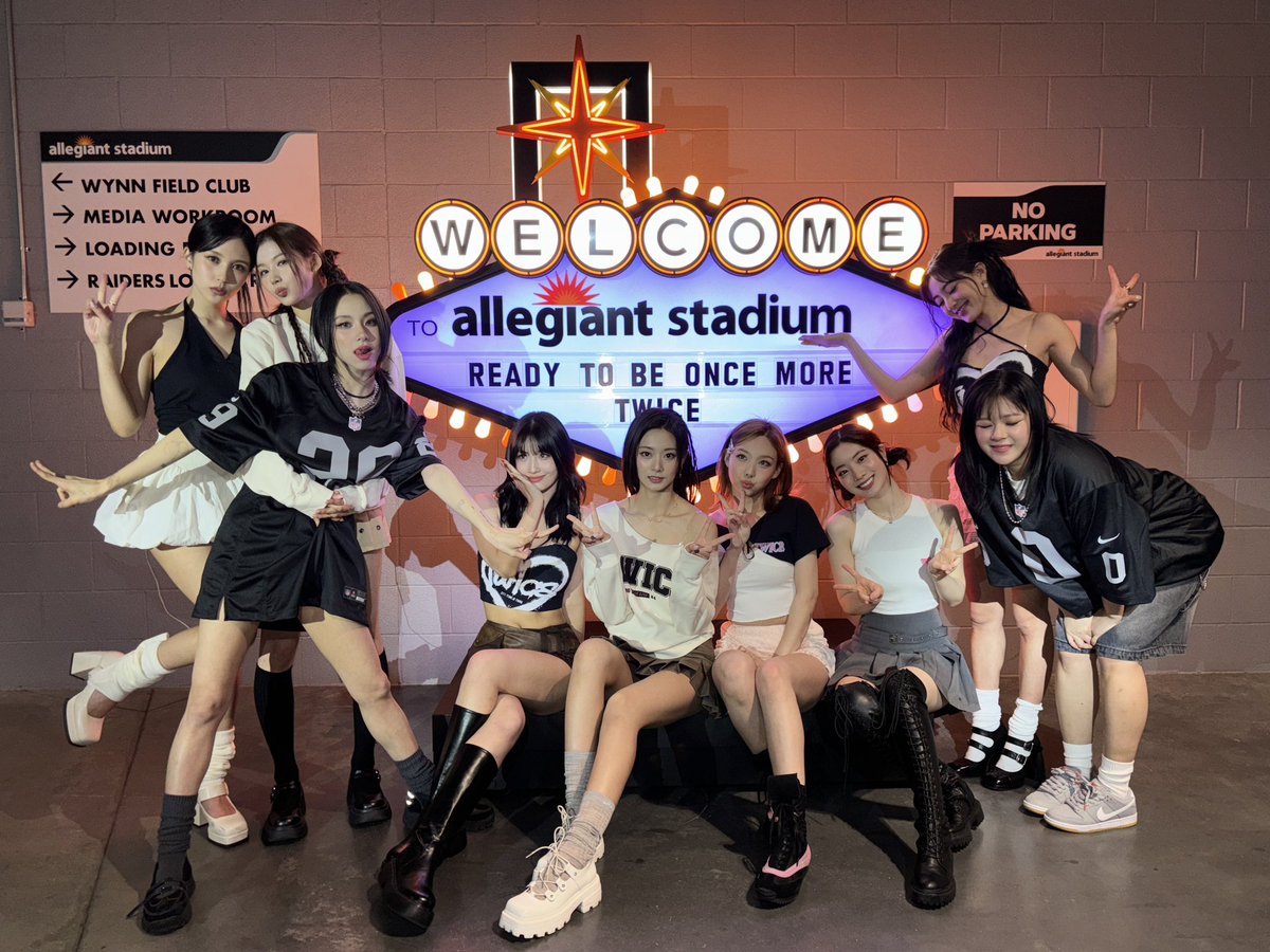 GIRLSET_SOURCE's tweet image. MOTHERS                      DAUGHTERS