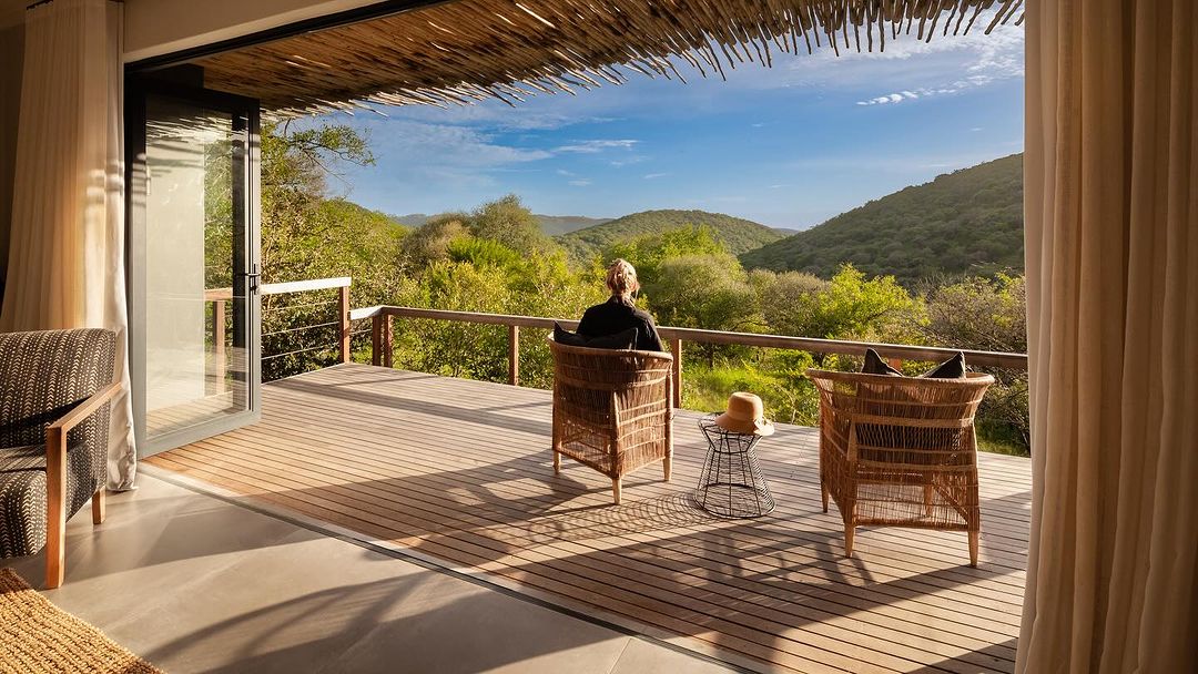 📍SUNGULWANE : A R O O M W I T H A V I E W

Guests are encouraged to make the most of opening up the guest suites and enjoying the endless views from their private decks

#luxurylodge #travel #holiday #vacation #africanbush #wildestafrica #safarimoments #naturelovers #relaxation