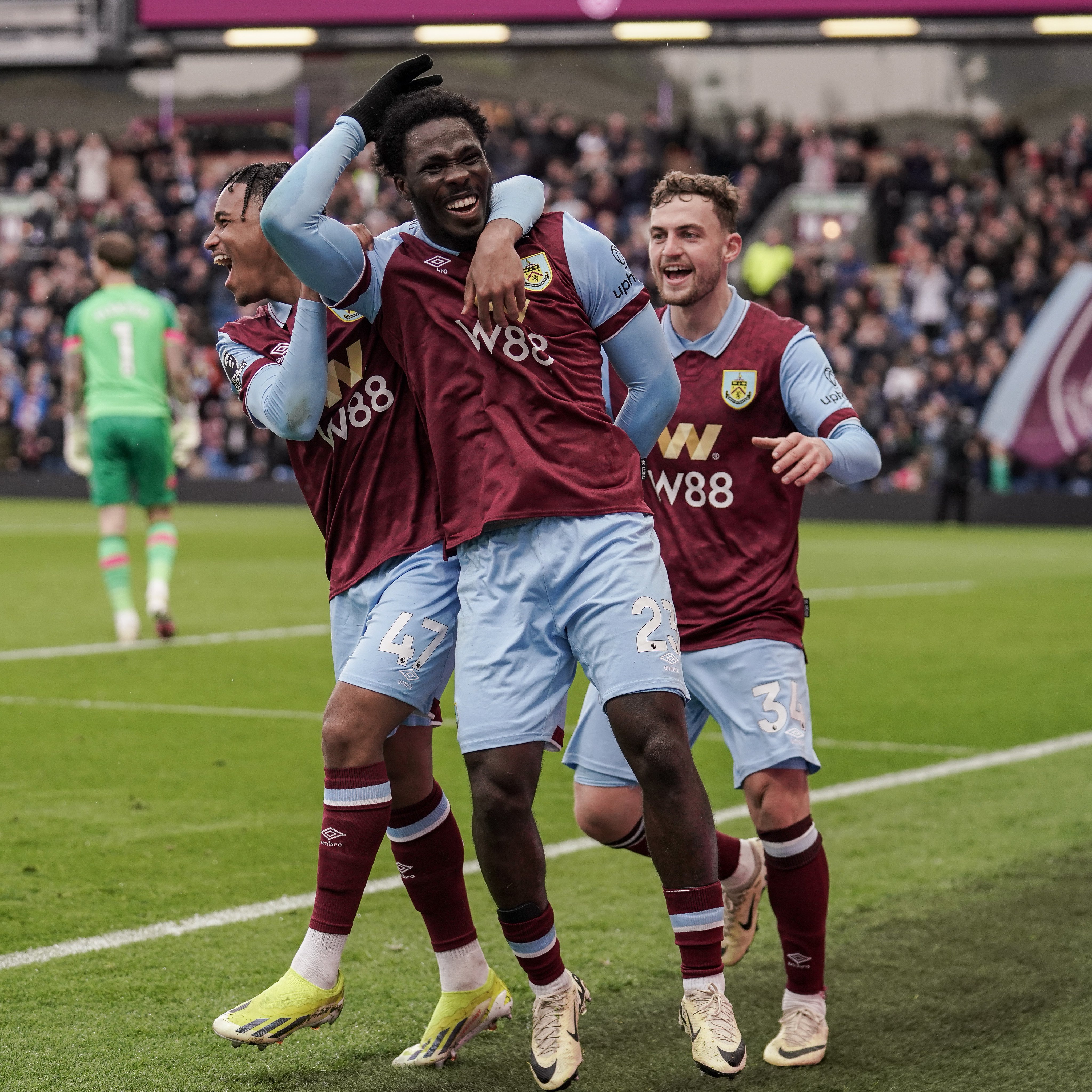 Newsnow on sale burnley fc