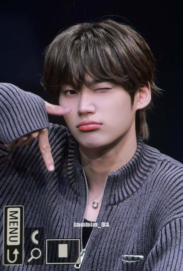 240317 케이팝스토어      

#이븐 #EVNNE 
#박한빈 #PARKHANBIN