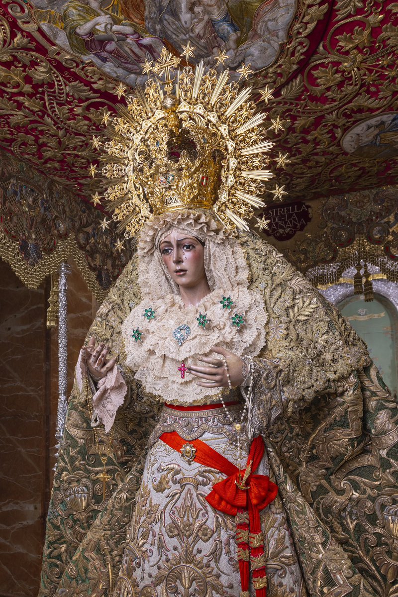 elllamadorcsr's tweet photo. La Macarena en el paso. Fotos. Antonio Criado @Hdad_Macarena https://t.co/xnZrw48Qsh