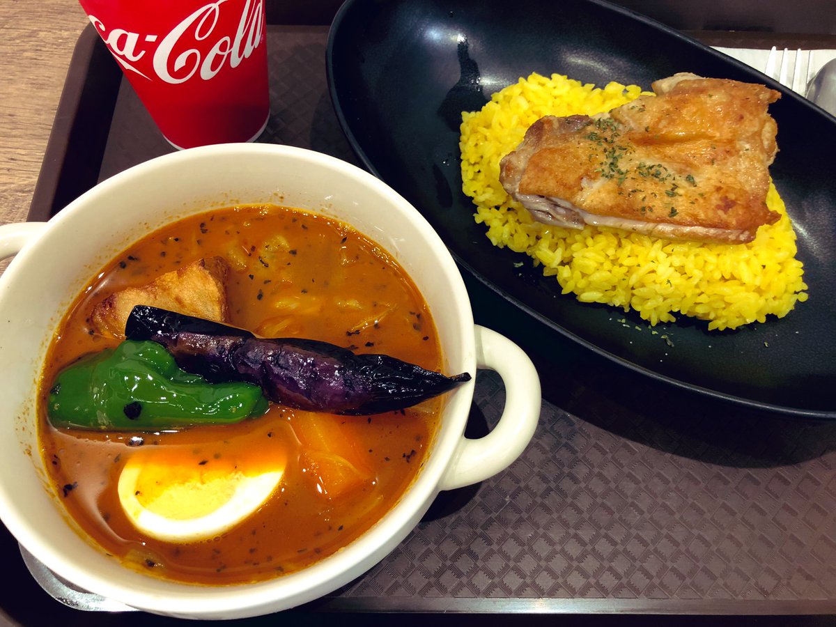 jinorarv76's tweet photo. ヒロロ内のK SPACE さんにて
スープカレーランチ🍛
サフランライスの上のチキンが皮カリカリ身ふっくらで美味しかったです♪
#kspace #スープカレー #ヒロロ
#弘前 https://t.co/OJp7OOW3uS