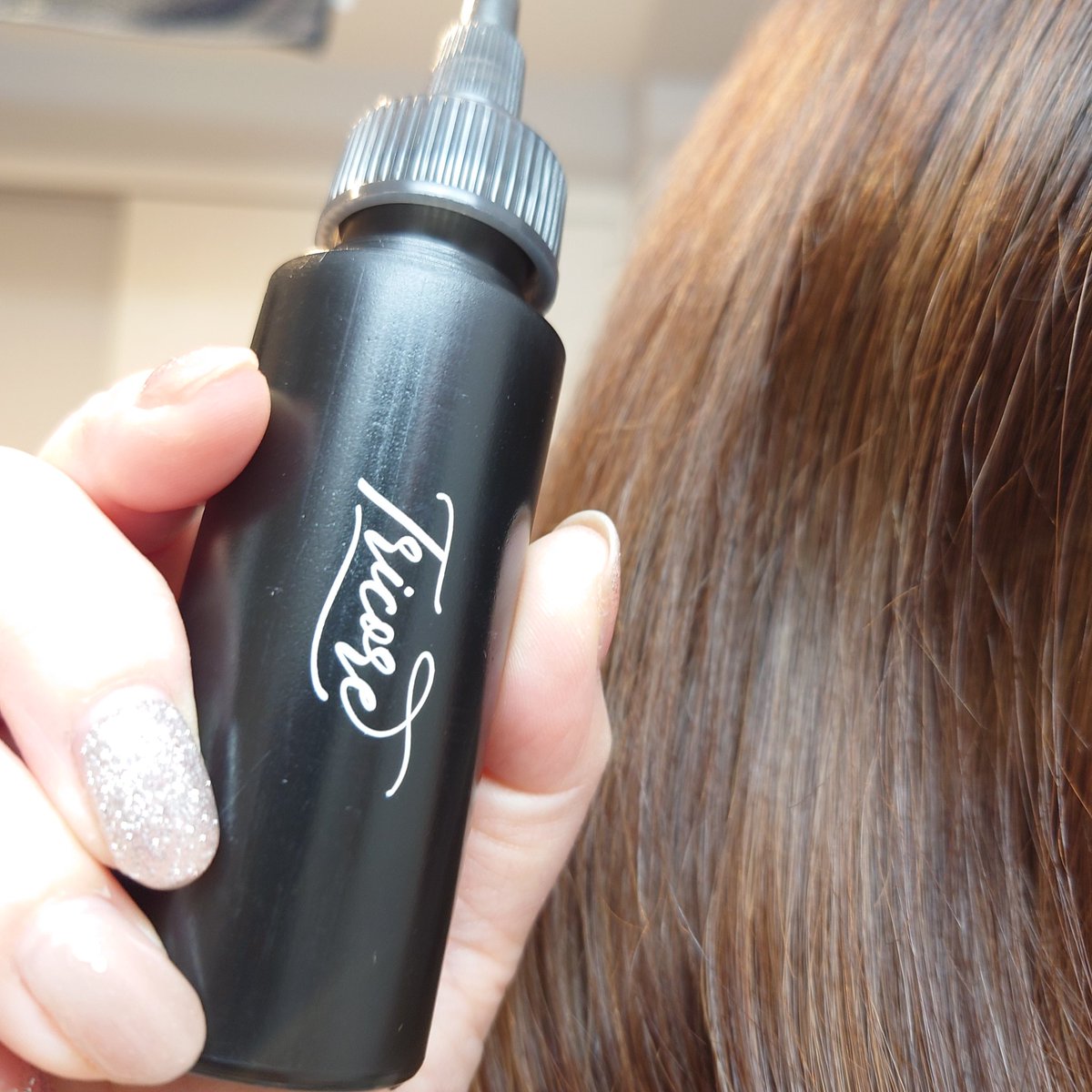 qp_hime's tweet image. ECH株式会社様より商品提供を頂きました

液体からクリームに変わる！？
温感を感じる新感覚生トリートメント♪

清涼感とじんわり温まってく温感が心地よく、頭皮をケアしながら髪もしっとりと仕上がる使用感♡

#PR
#tricore
#トリコレ
#温感生トリートメント
#トリコレでちゅるん髪
#韓国コスメ