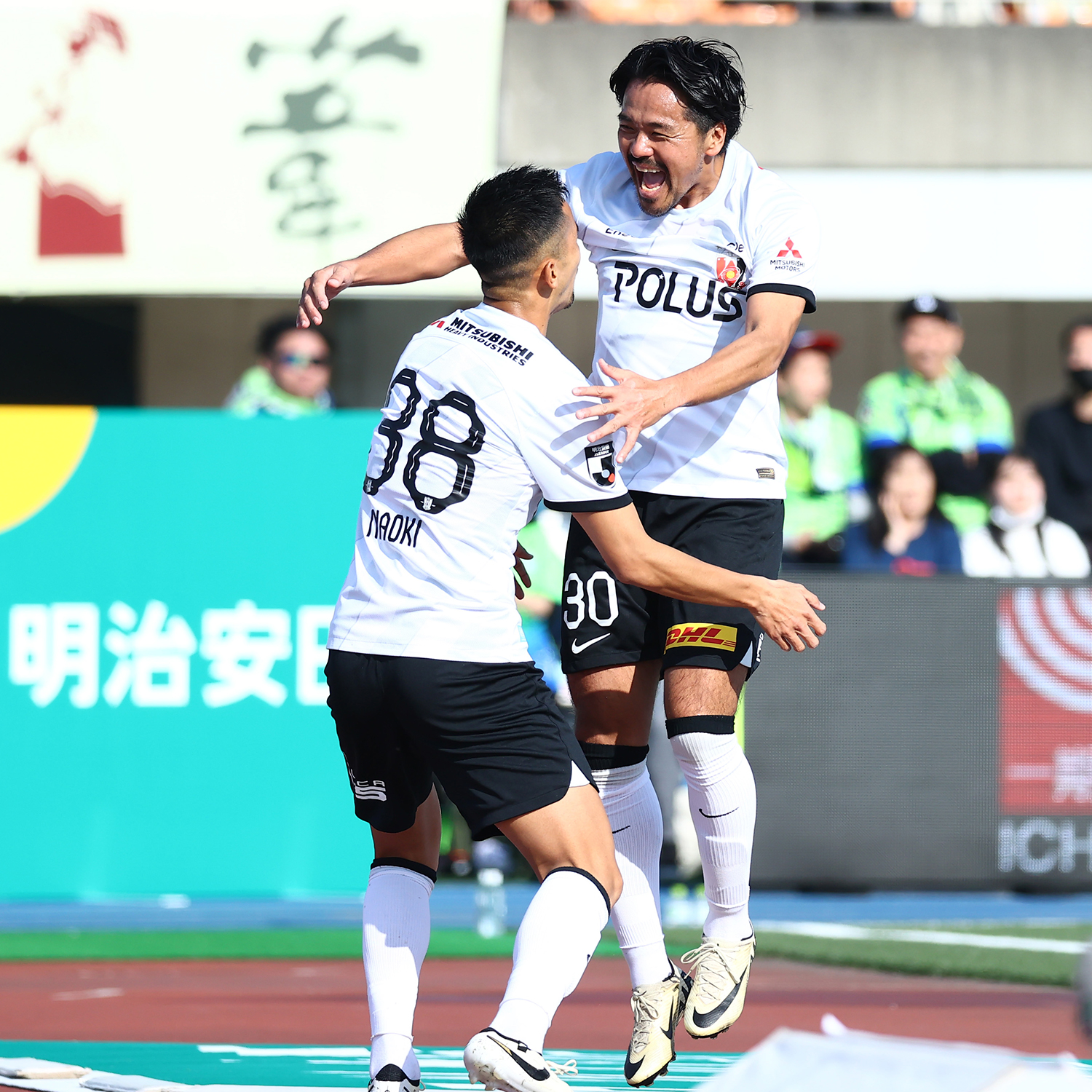 浦和レッズ 興梠 100ゴール 記念ユニホーム 浦和レッズ J1通算100