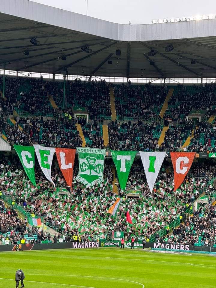 GoalGank12's tweet photo. Celtic vs St Johnstone

#ultras #ultrasworld #superfans #FRAvENG https://t.co/iTBg3jcaX3