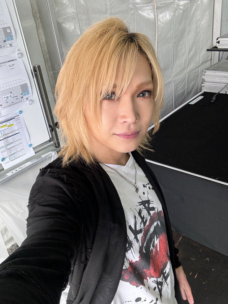 ジゴロック2024 ゴールデンボンバーの出番でございました皆さん雨の中