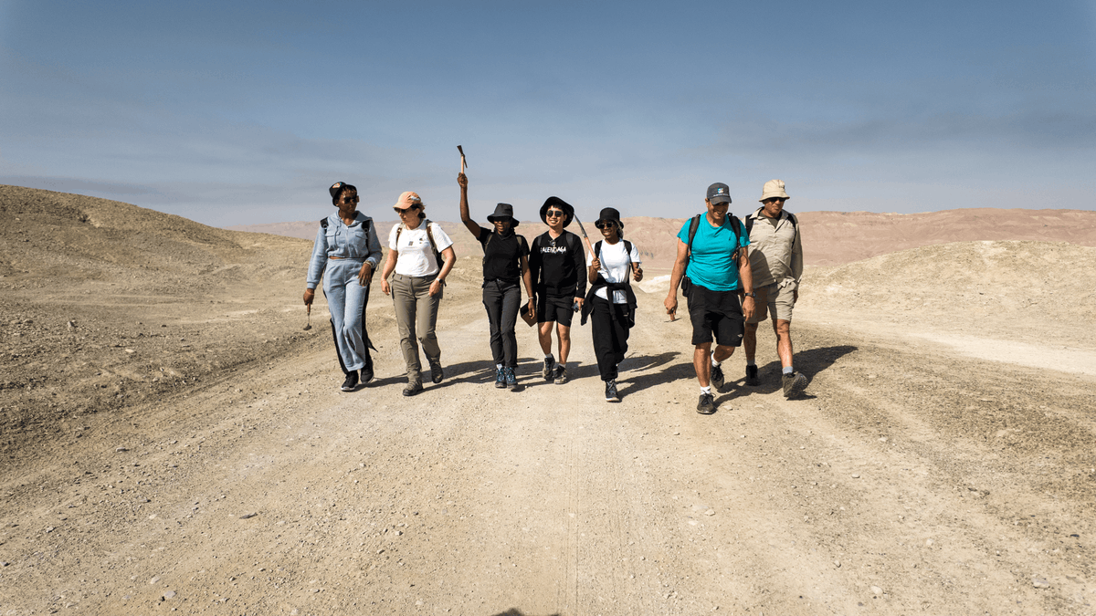 CharneySchoolMS's tweet photo. During three days, students from the @margeohaifa, led by Prof. @WaldmannNicolas went to the #Dead_Sea to learn about the #geology and about processes occurring in the #deep_sea environment. We had plenty of good weather and excellent conditions! https://t.co/5hkdgeutJA