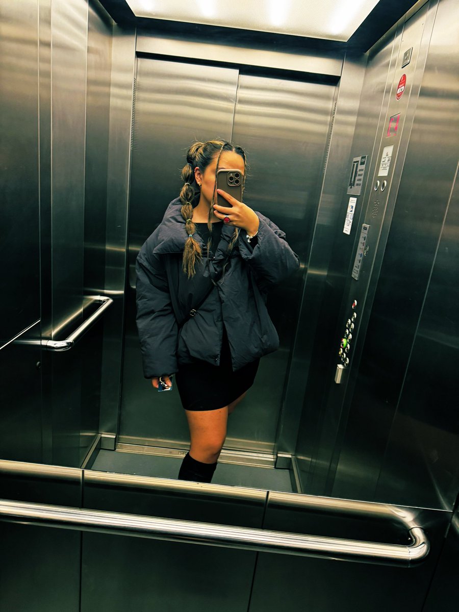 Joya___a's tweet photo. 🌚 https://t.co/9ljOBRheBx