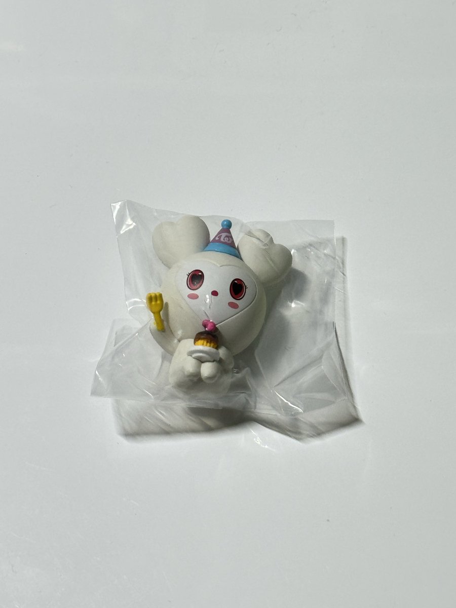 sharonalsk's tweet photo. twice ガチャガチャ交換・買取

譲　ダヒョン

求　ミナor買取(¥400+送料)

郵送のみ対応

 #TWICE #TWICEガチャ  #TWICEガチャ交換
 #TWICEガチャガチャ https://t.co/PMeOdU5cbG