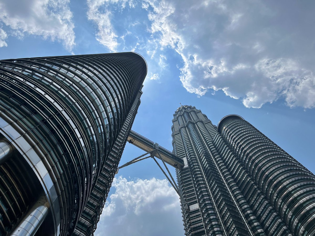 PETRONAS Twin Towers: To the sky