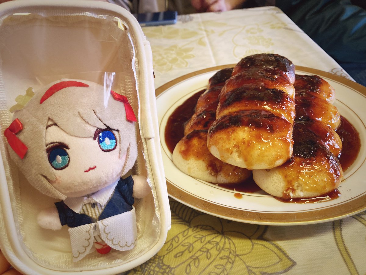 shiroakababy's tweet photo. 初めてゆきちゃんぬい���ってお出かけできた！
ゆきちゃん焼きまんじゅうだよ！！！(勢い)
#ゆきすと https://t.co/zMj4djqYDV