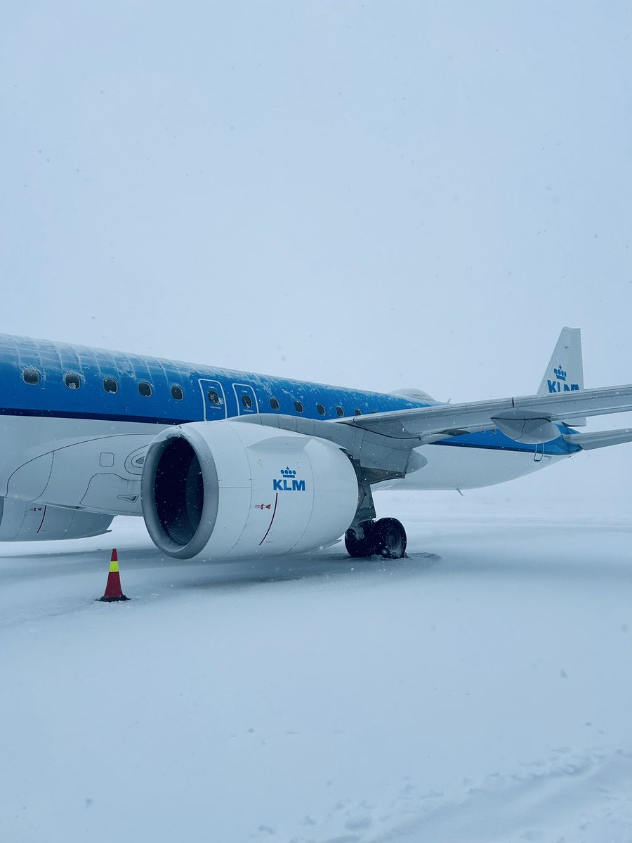 Even with lots of beautiful snow and other airlines flying, <a href="/KLM/">KLM</a> puts safety first. Thank you from Oslo