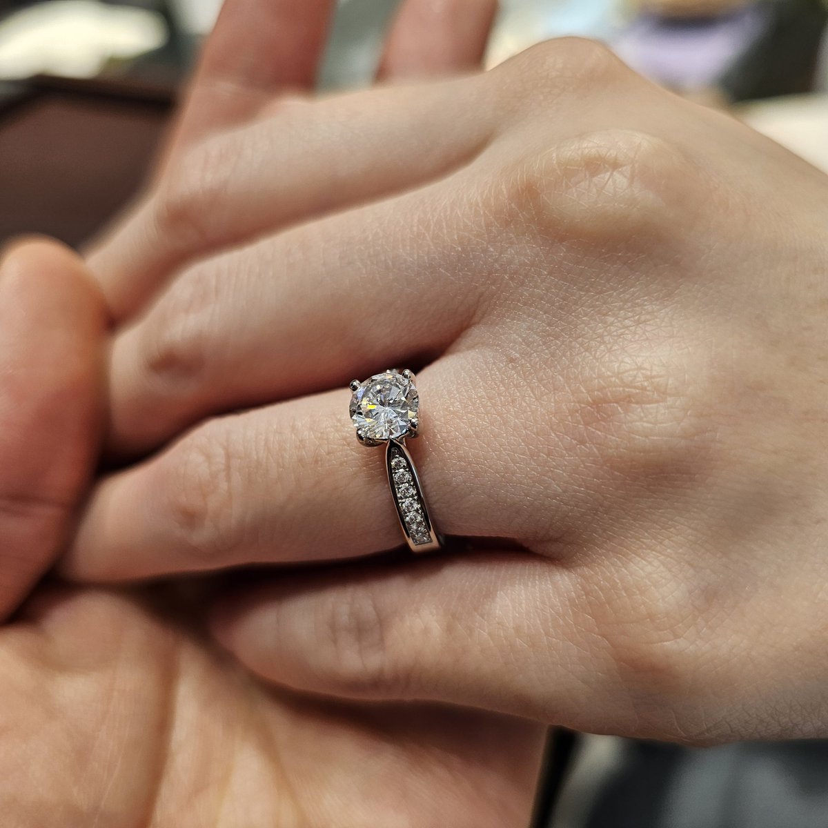 assignight's tweet image. 압구정 에클라바치 다이아 리세팅 후기

m.blog.naver.com/ninyo0403/2233…

#에클라바치 #웨딩밴드 #결혼반지 #다이아리세팅