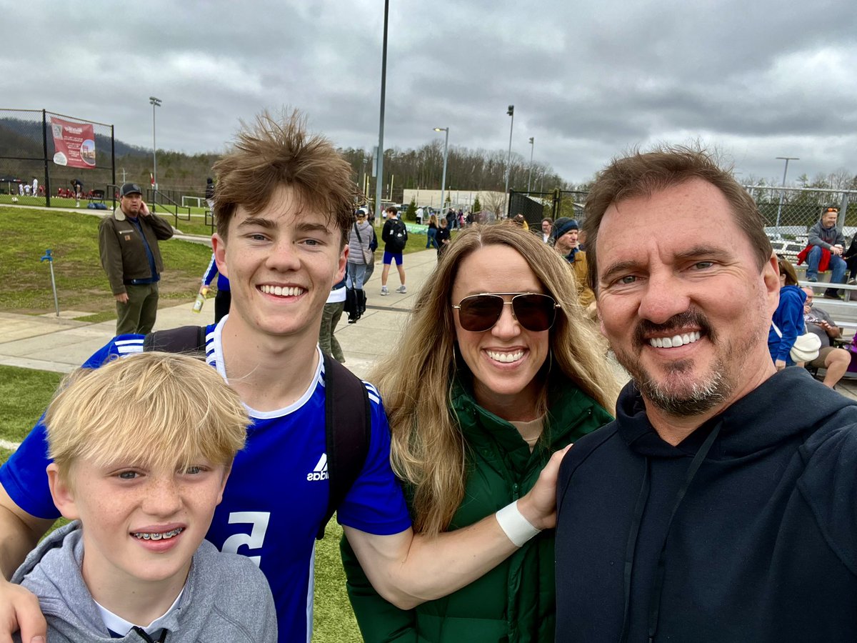 DragonAJ3's tweet photo. Good win today against the Virginia state champ. Great weekend getting our chemistry! https://t.co/LnZ0P2u9Yj