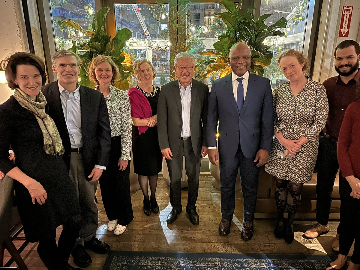 Such an honor to have our inspiring Ambassador <a href="/USAmbGHSD/">USAmbGHSD</a> present here <a href="/BrighamWomens/">Brigham and Women's Hospital</a> -
There is no one better to honor the memory of Paul Farmer.
Grateful to <a href="/VictorDzau/">Victor Dzau</a> for creating this lecture series and establishing such a vibrant home for global health!