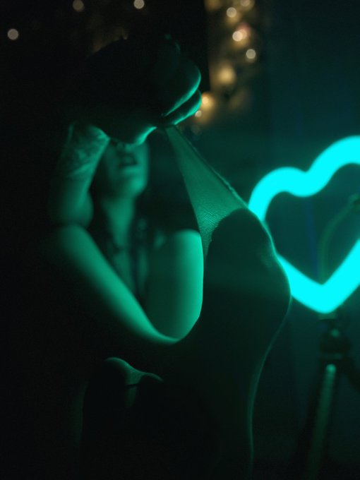 Oh hi how are you 😘 Are you feeling lucky? 🍀 🌈 #green #stpatricksday #cool #pretty #prettygirls #collant<a href="/tag/model"class="tags"><span>#model</span></a><a href="/tag/green"class="tags"><span>#green</span></a><a href="/tag/cool"class="tags"><span>#cool</span></a><a href="/tag/prettygirls"class="tags"><span>#prettygirls</span></a><a href="/tag/stockings"class="tags"><span>#stockings</span></a><a href="/tag/pretty"class="tags"><span>#pretty</span></a>