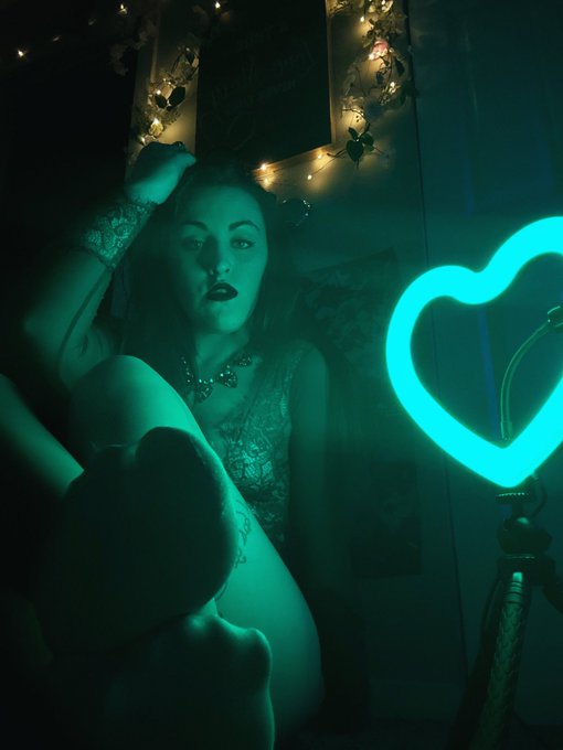 Oh hi how are you 😘 Are you feeling lucky? 🍀 🌈 #green #stpatricksday #cool #pretty #prettygirls #collant<a href="/tag/model"class="tags"><span>#model</span></a><a href="/tag/green"class="tags"><span>#green</span></a><a href="/tag/cool"class="tags"><span>#cool</span></a><a href="/tag/prettygirls"class="tags"><span>#prettygirls</span></a><a href="/tag/stockings"class="tags"><span>#stockings</span></a><a href="/tag/pretty"class="tags"><span>#pretty</span></a>