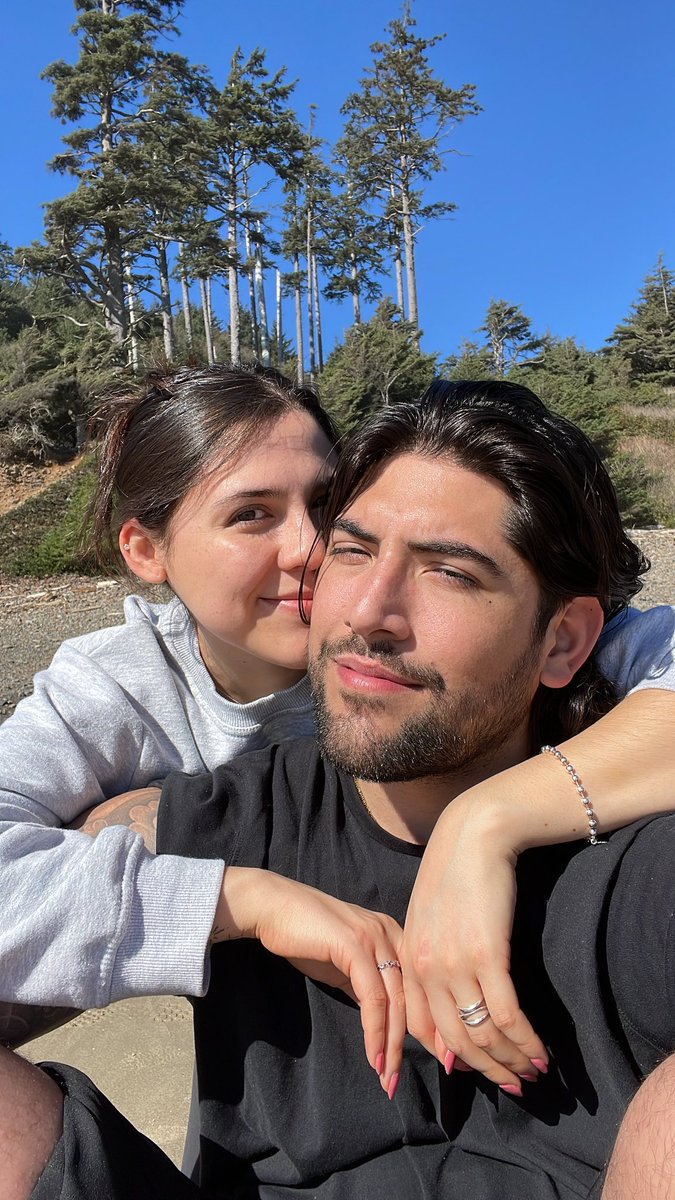 KarlaJuaarez's tweet photo. West Coast con Alex 🤍 https://t.co/XB6PgzAgs7
